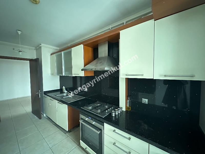 ATAŞEHİR RESIDENCE’DA OTURUMA HAZIR SATILIK 4+1 