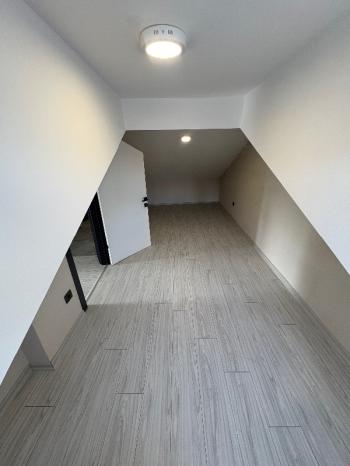 Dubleks Çift Girişli otoparklı İskanlı metro 600 metre 1 yaş  