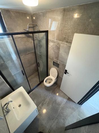 Dubleks Çift Girişli otoparklı İskanlı metro 600 metre 1 yaş  