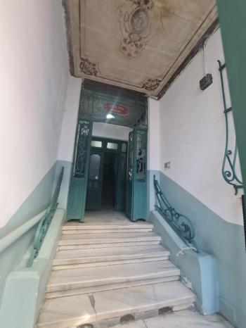 KADİKÖY TARİHİ BİNA 3,5+1 EŞYALI SATILIK DAİRE