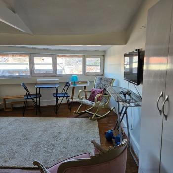 KADİKÖY TARİHİ BİNA 3,5+1 EŞYALI SATILIK DAİRE