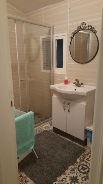 KADİKÖY TARİHİ BİNA 3,5+1 EŞYALI SATILIK DAİRE