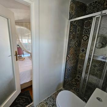 KADİKÖY TARİHİ BİNA 3,5+1 EŞYALI SATILIK DAİRE