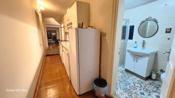 KADİKÖY TARİHİ BİNA 3,5+1 EŞYALI SATILIK DAİRE