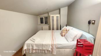 KADİKÖY TARİHİ BİNA 3,5+1 EŞYALI SATILIK DAİRE