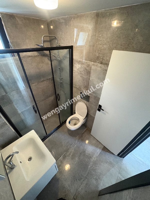 Dubleks Çift Girişli otoparklı İskanlı metro 600 metre 1 yaş  