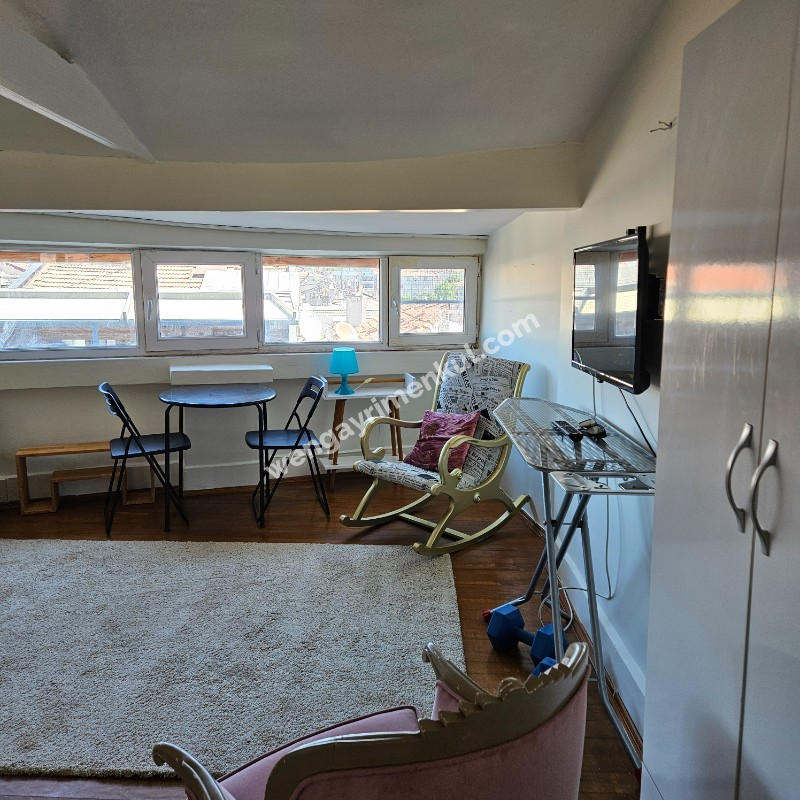 KADİKÖY TARİHİ BİNA 3,5+1 EŞYALI SATILIK DAİRE