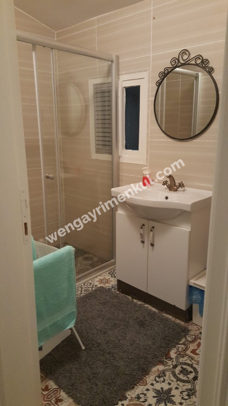 KADİKÖY TARİHİ BİNA 3,5+1 EŞYALI SATILIK DAİRE