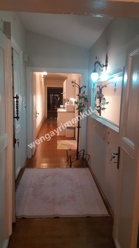 KADİKÖY TARİHİ BİNA 3,5+1 EŞYALI SATILIK DAİRE