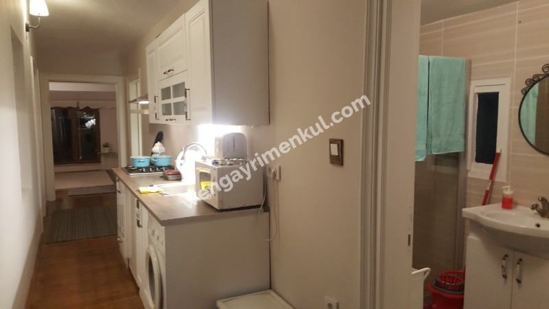 KADİKÖY TARİHİ BİNA 3,5+1 EŞYALI SATILIK DAİRE