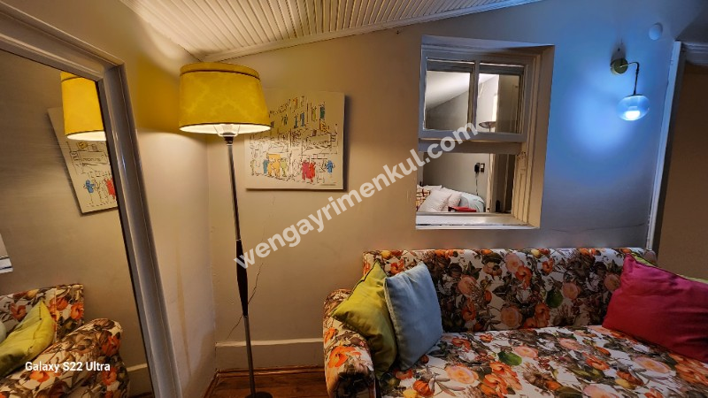 KADİKÖY TARİHİ BİNA 3,5+1 EŞYALI SATILIK DAİRE