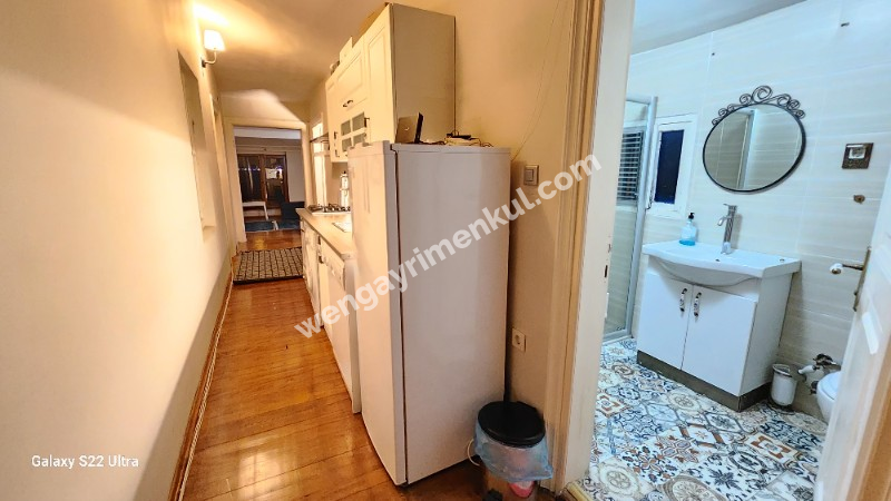 KADİKÖY TARİHİ BİNA 3,5+1 EŞYALI SATILIK DAİRE