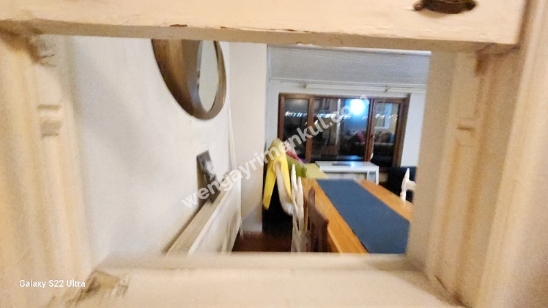 KADİKÖY TARİHİ BİNA 3,5+1 EŞYALI SATILIK DAİRE