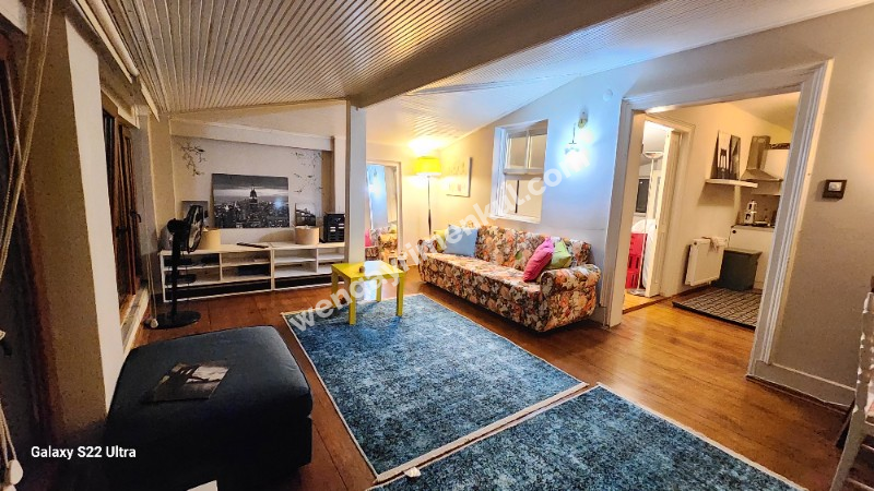 KADİKÖY TARİHİ BİNA 3,5+1 EŞYALI SATILIK DAİRE