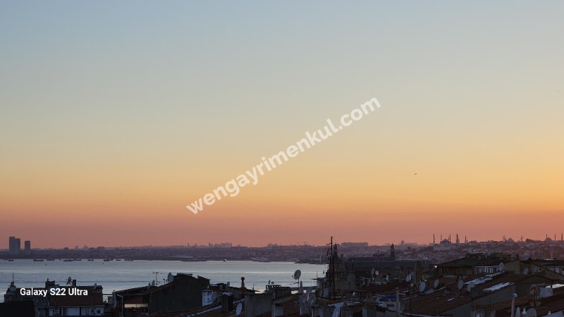 KADİKÖY TARİHİ BİNA 3,5+1 EŞYALI SATILIK DAİRE