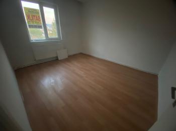 GÜVENAY - ÇORUM GÜLABİBEY BEYTEPE CAMİİ ARKASI SATILIK 2+1 DAİRE