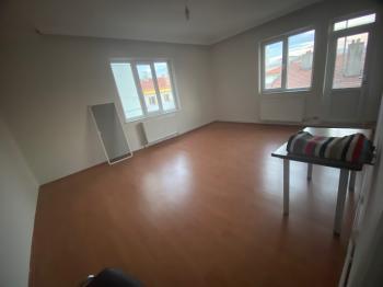 GÜVENAY - ÇORUM GÜLABİBEY BEYTEPE CAMİİ ARKASI SATILIK 2+1 DAİRE