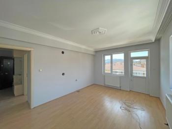 AFYON ÜÇOK EMLAKTAN FATİH MAH KİRALIK 3+1 BAKIMLI TEMİZ DAİRE