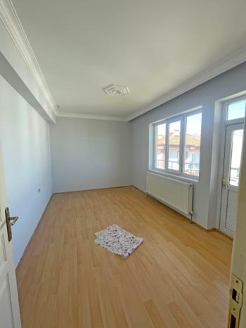 AFYON ÜÇOK EMLAKTAN FATİH MAH KİRALIK 3+1 BAKIMLI TEMİZ DAİRE