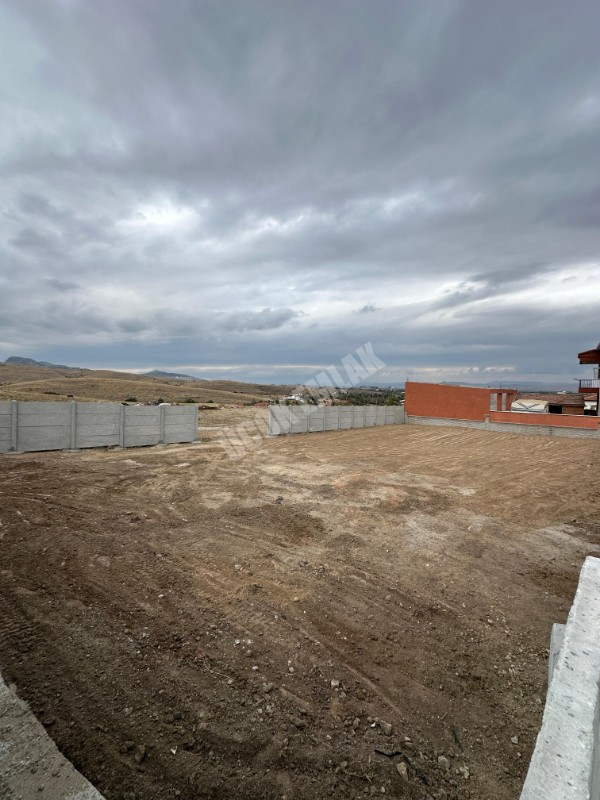 AFYON ÜÇOK EMLAKTAN SÜLÜN KASABASINDA SATILIK FIRSAT ARSA