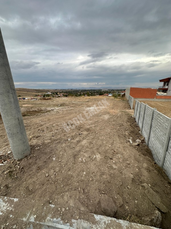 AFYON ÜÇOK EMLAKTAN SÜLÜN KASABASINDA SATILIK FIRSAT ARSA