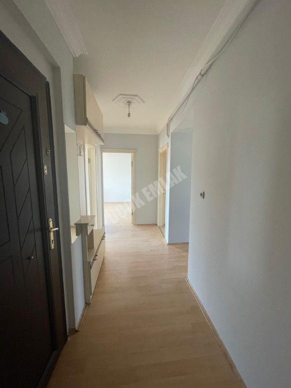 AFYON ÜÇOK EMLAKTAN FATİH MAH KİRALIK 3+1 BAKIMLI TEMİZ DAİRE