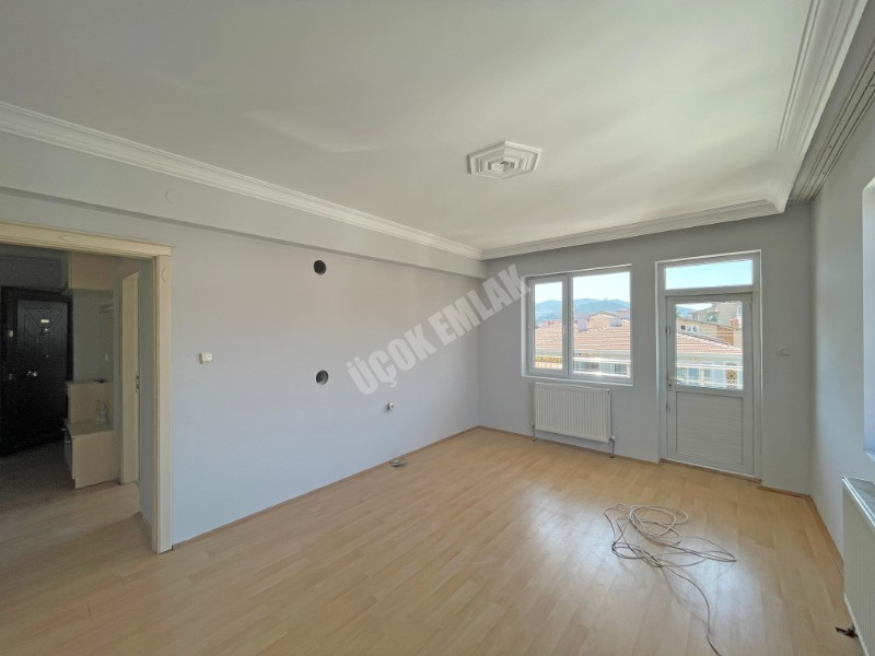 AFYON ÜÇOK EMLAKTAN FATİH MAH KİRALIK 3+1 BAKIMLI TEMİZ DAİRE