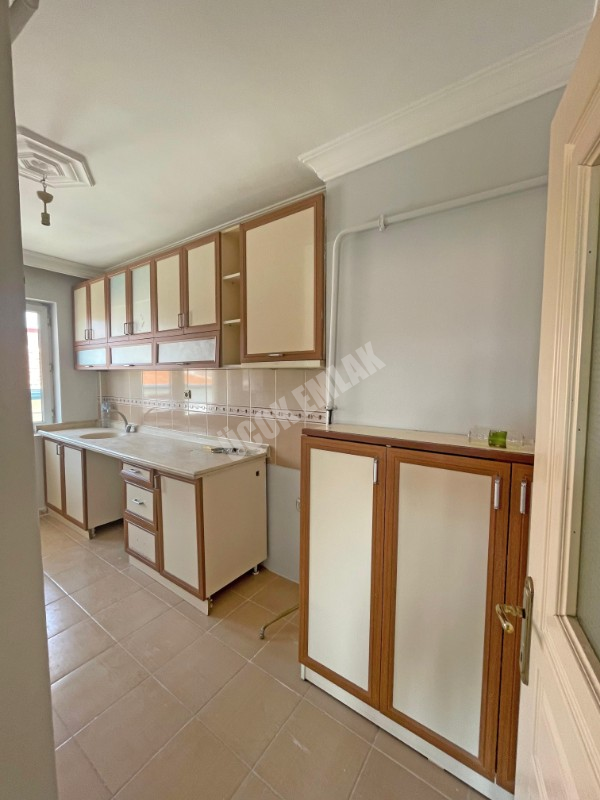 AFYON ÜÇOK EMLAKTAN FATİH MAH KİRALIK 3+1 BAKIMLI TEMİZ DAİRE