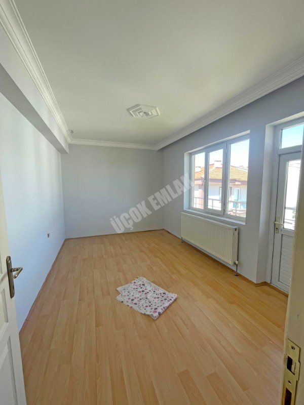 AFYON ÜÇOK EMLAKTAN FATİH MAH KİRALIK 3+1 BAKIMLI TEMİZ DAİRE