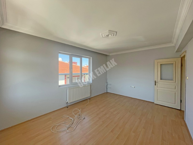 AFYON ÜÇOK EMLAKTAN FATİH MAH KİRALIK 3+1 BAKIMLI TEMİZ DAİRE