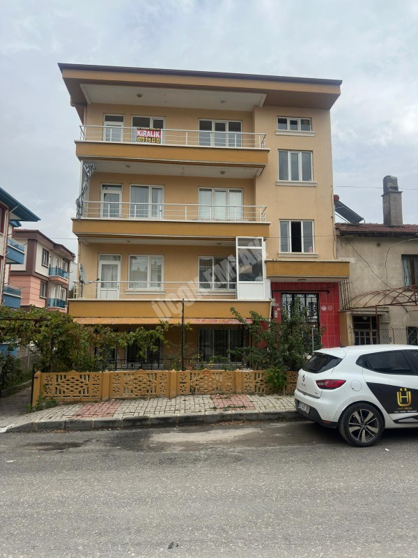AFYON ÜÇOK EMLAKTAN FATİH MAH KİRALIK 3+1 BAKIMLI TEMİZ DAİRE