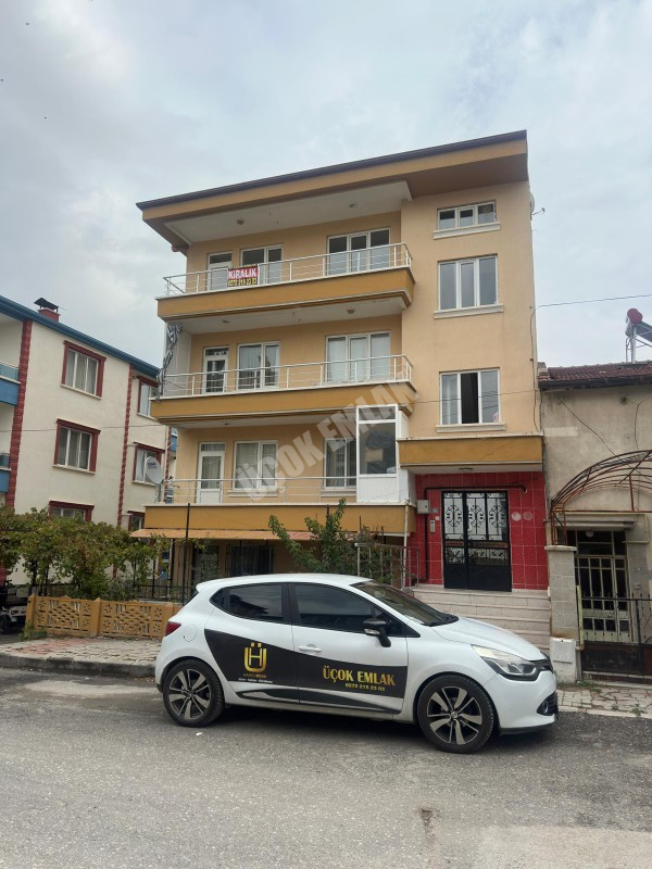 AFYON ÜÇOK EMLAKTAN FATİH MAH KİRALIK 3+1 BAKIMLI TEMİZ DAİRE