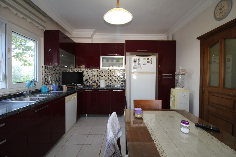 ASLAN'DAN KUYULUKTA DOĞA VE DENİZ MANZARALI TRİPLEKS VİLLA