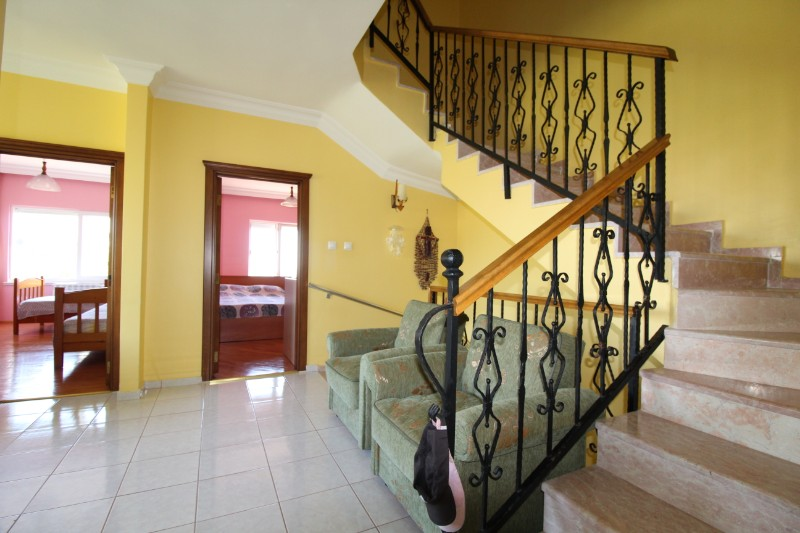 ASLAN'DAN KUYULUKTA DOĞA VE DENİZ MANZARALI TRİPLEKS VİLLA