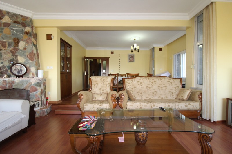 ASLAN'DAN KUYULUKTA DOĞA VE DENİZ MANZARALI TRİPLEKS VİLLA