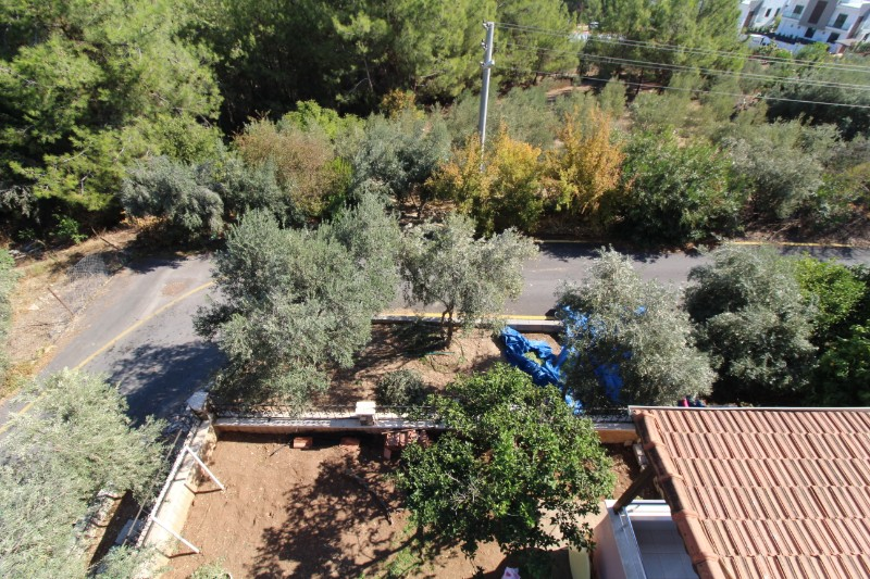 ASLAN'DAN KUYULUKTA DOĞA VE DENİZ MANZARALI TRİPLEKS VİLLA