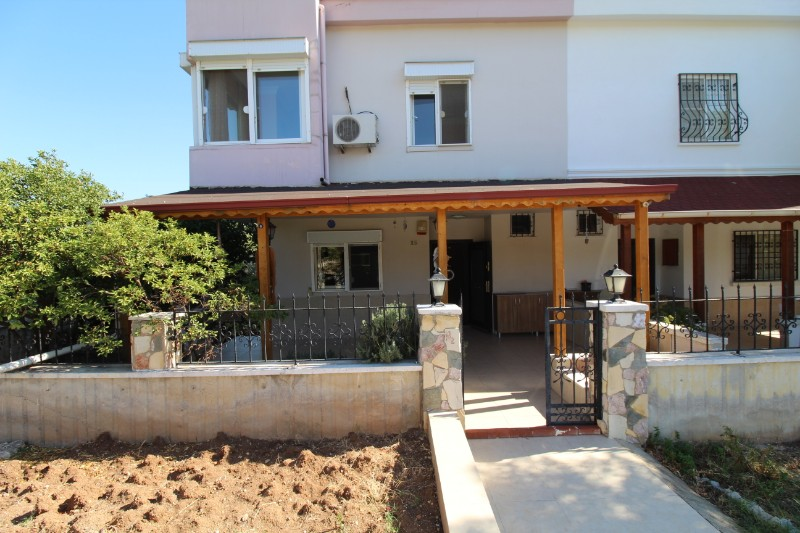 ASLAN'DAN KUYULUKTA DOĞA VE DENİZ MANZARALI TRİPLEKS VİLLA