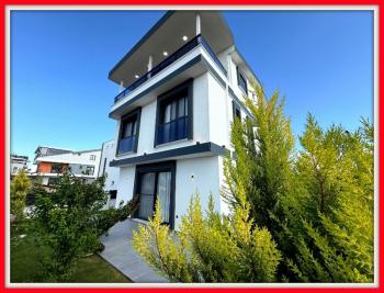Didim'de Satılık Full Eşyalı 3+1 Yazlık Villa