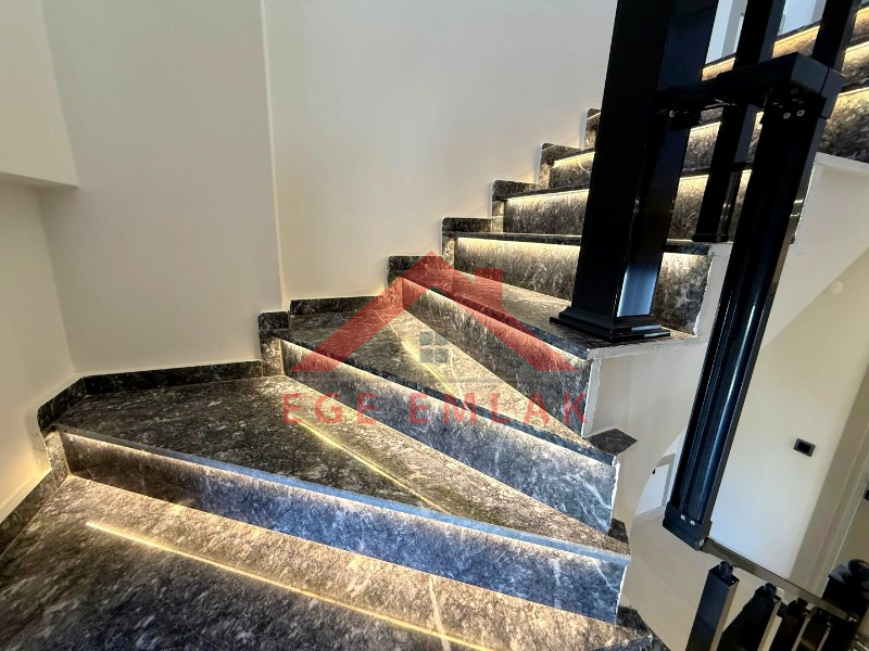 Didim'de Satılık Full Eşyalı 3+1 Yazlık Villa