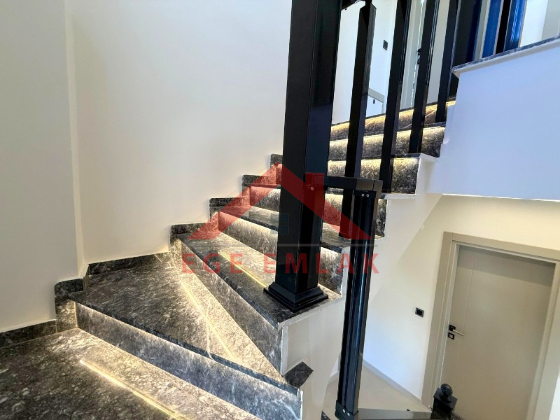 Didim'de Satılık Full Eşyalı 3+1 Yazlık Villa