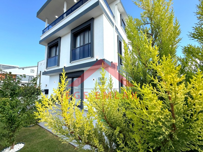 Didim'de Satılık Full Eşyalı 3+1 Yazlık Villa