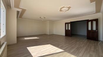 Elmas’tan Fatih Mh.’de Deniz Manzaralı Doğalgazlı Geniş 4+1