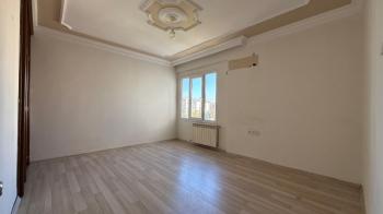 Elmas’tan Fatih Mh.’de Deniz Manzaralı Doğalgazlı Geniş 4+1