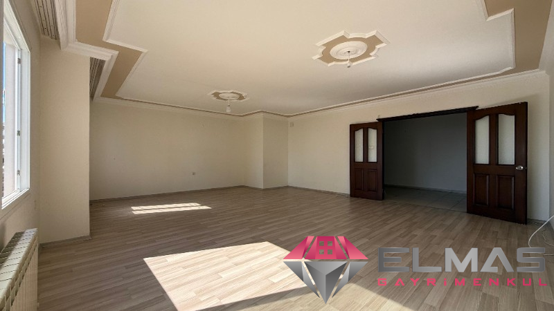 Elmas’tan Fatih Mh.’de Deniz Manzaralı Doğalgazlı Geniş 4+1