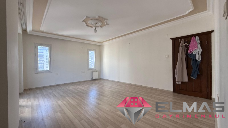 Elmas’tan Fatih Mh.’de Deniz Manzaralı Doğalgazlı Geniş 4+1