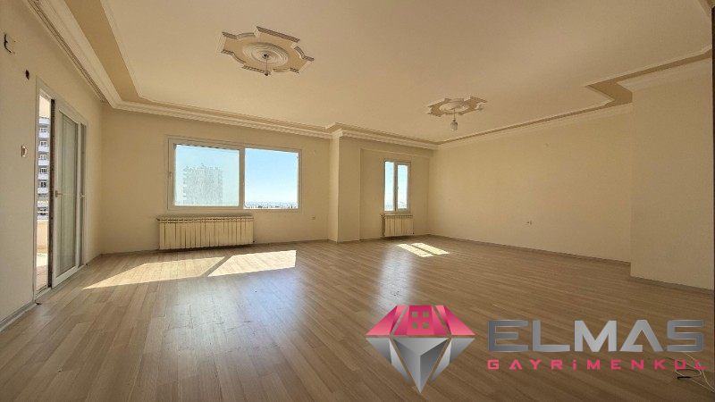 Elmas’tan Fatih Mh.’de Deniz Manzaralı Doğalgazlı Geniş 4+1