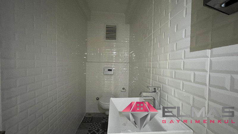 Elmas'tan İsmet İnönü Bulvarı Üzerinde 300m2 İş Yeri