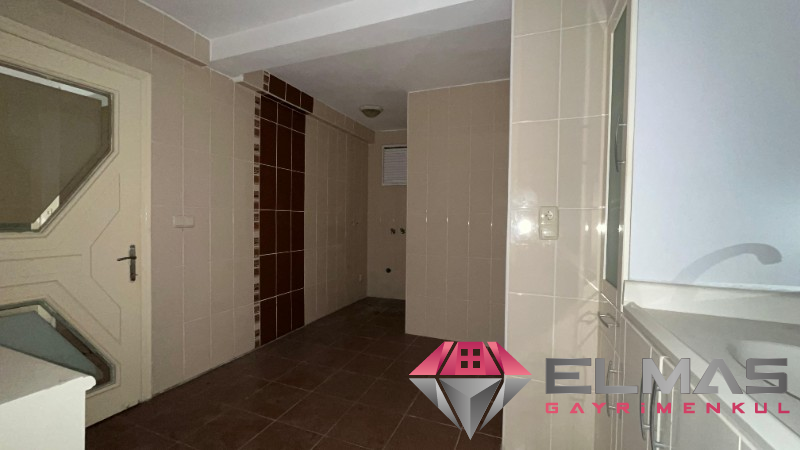 Elmas'tan İsmet İnönü Bulvarı Üzerinde 300m2 İş Yeri
