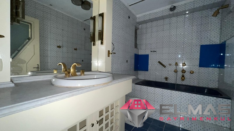 Elmas'tan İsmet İnönü Bulvarı Üzerinde 300m2 İş Yeri