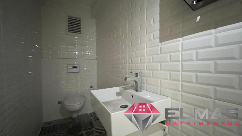 Elmas'tan İsmet İnönü Bulvarı Üzerinde 300m2 İş Yeri